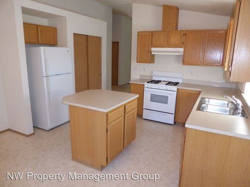 19218 46th Dr NE - Photo 2 of 9