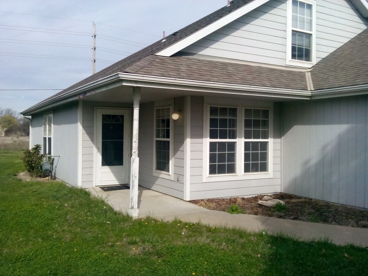 226 N Alder St - Photo 3 of 20