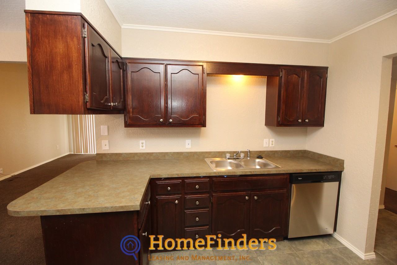 1915 E 66th Pl - Photo 3 of 19