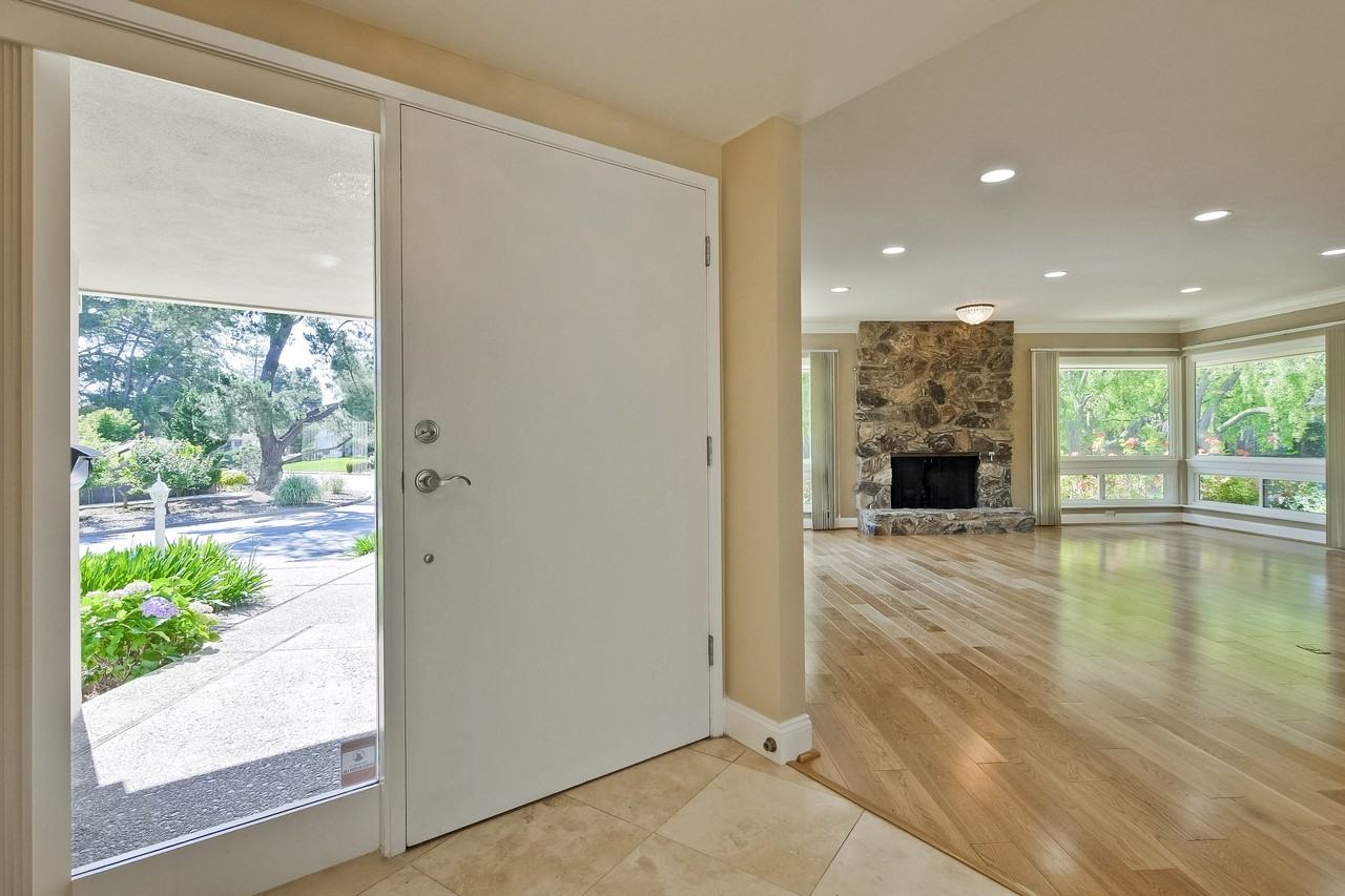 19981 Lanark Ln - Photo 2 of 17