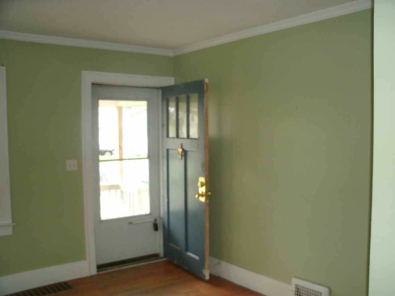 2210 Monteith St - Photo 3 of 8