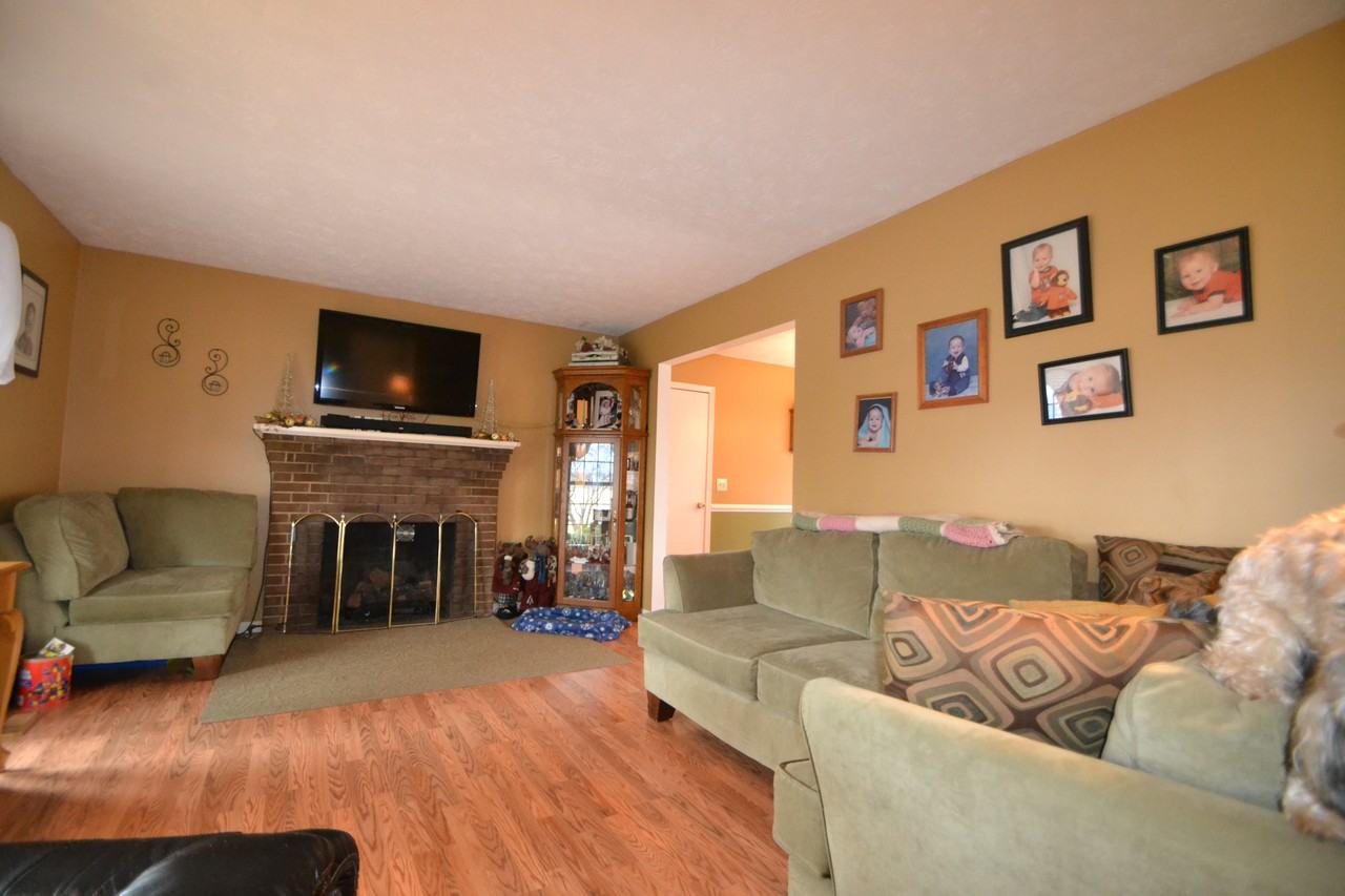 232 Wayne Ave - Photo 2 of 23