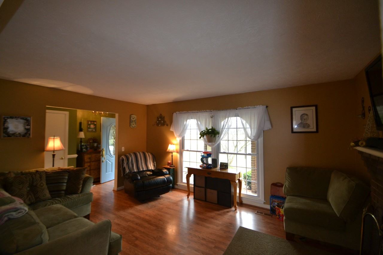 232 Wayne Ave - Photo 3 of 23