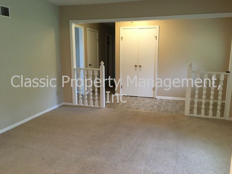 5708 NW Raintree Ct - Photo 2 of 6