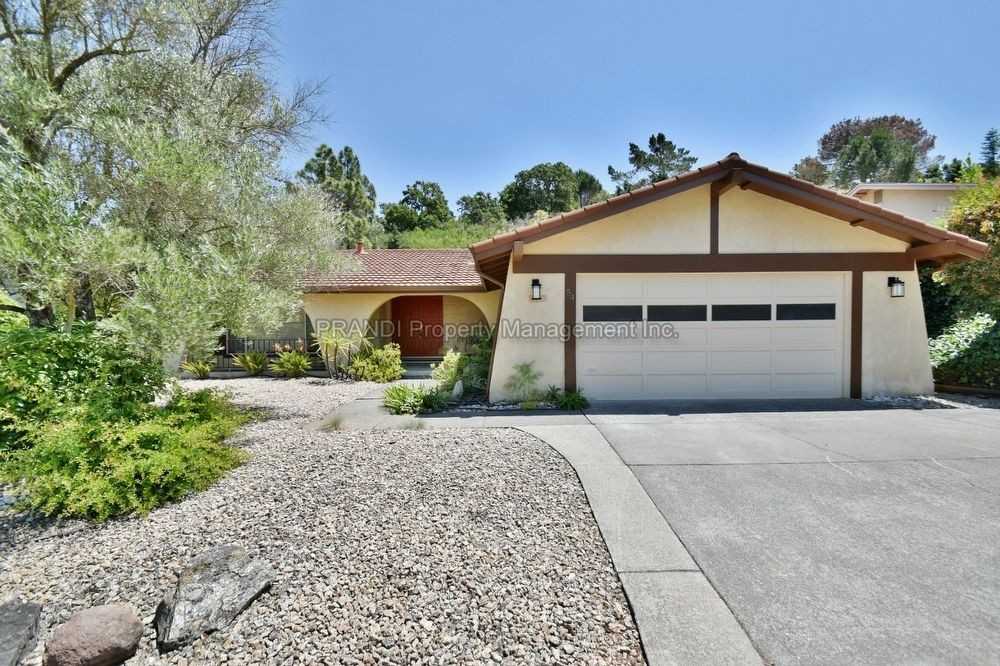 54 Lucas Park Dr - Photo 2 of 21