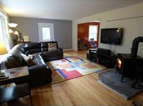 410 Long Plain Rd - Photo 3 of 11