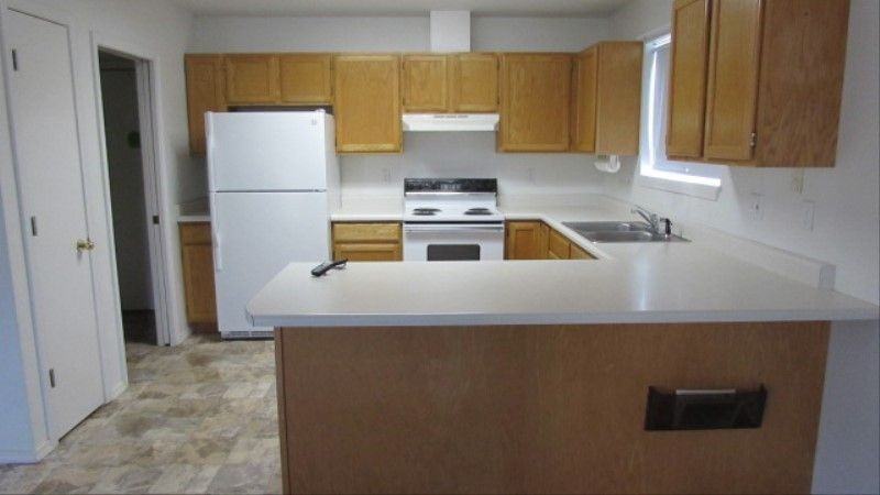 1723 Poplar St - Photo 3 of 3