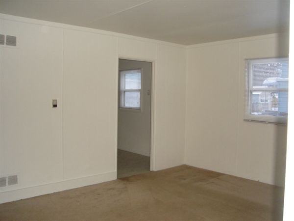 525 Washburn Ave - Photo 2 of 9