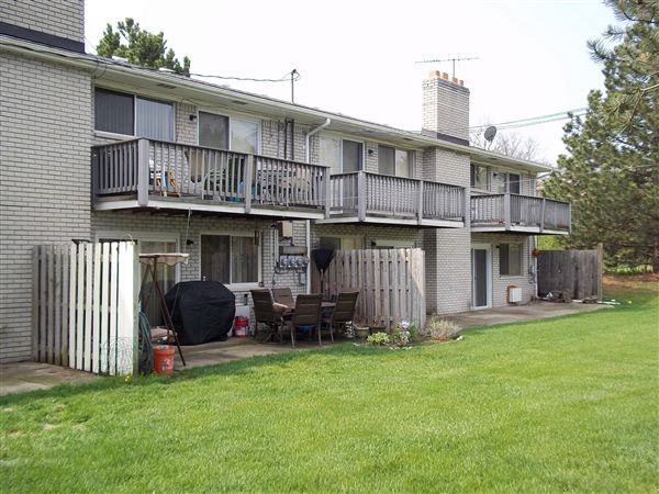 Summit View Townhouses - Photo 3 of 3