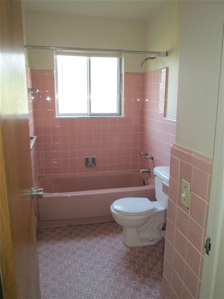 Kelly Garden Apartments - Photo 2 of 4