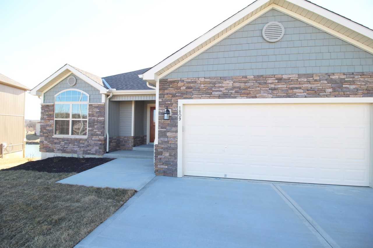 7109 North Ames Avenue - Photo 2 of 32