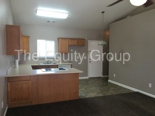 2923 S Sallee Ct - Photo 2 of 34