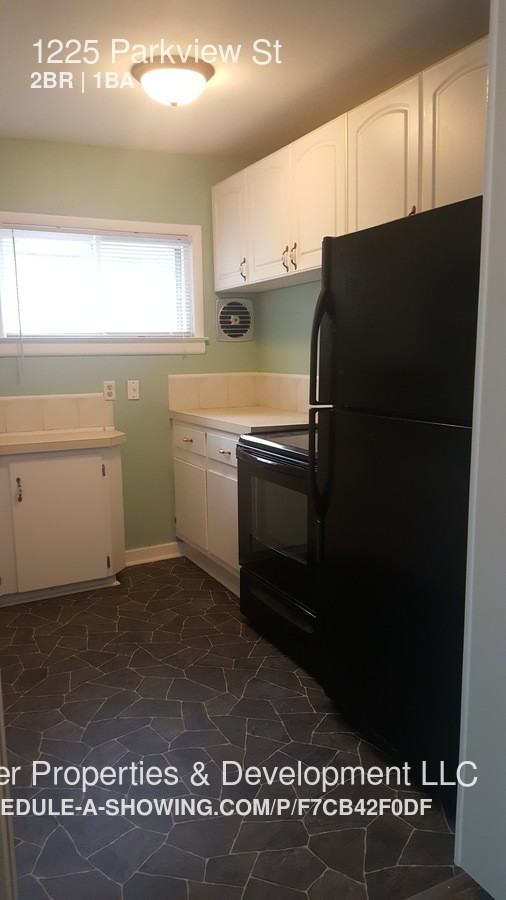 1225 Parkview St - Photo 3 of 8