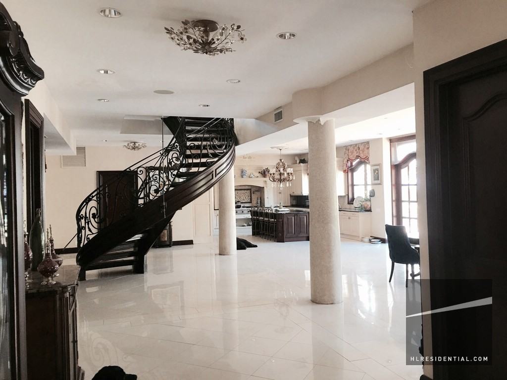 21 Triple Oak Ln #1 - Photo 3 of 15