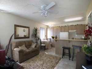 108 N Greenfield Rd - Photo 3 of 4