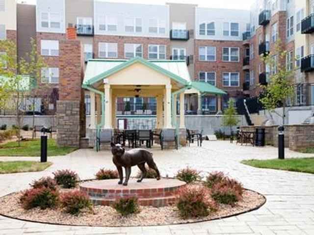 21 S Broadway - Photo 2 of 14