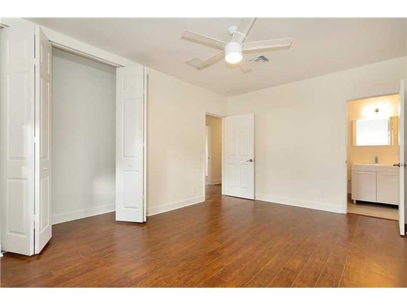 17615 NE 8th Ct - Photo 3 of 5