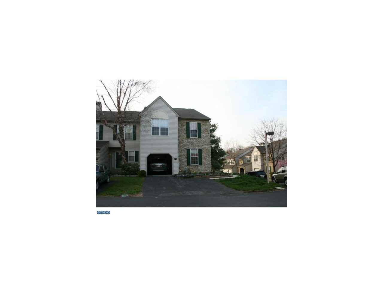 30 Essex Ct - Photo 2 of 28