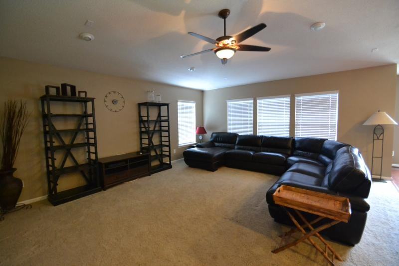4014 Cedar Bluff Ln - Photo 2 of 11