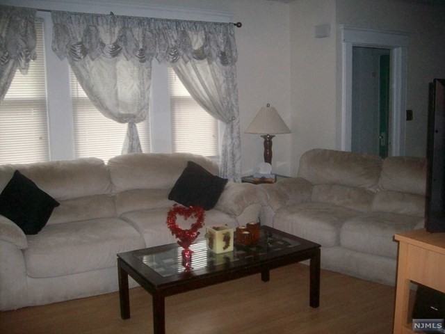 288 Crestview Pl - Photo 3 of 8