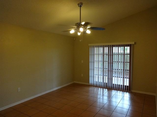 2991 St James Ln - Photo 2 of 12