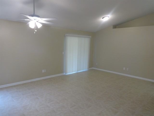 1759 Chandelier Cir W - Photo 2 of 9