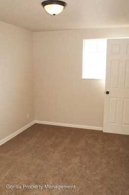 319 S 250 E - Photo 3 of 8