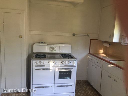 1933 N Vagedes Ave - Photo 3 of 4