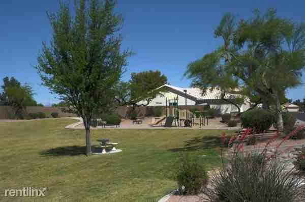 351 W Bruce Ave - Photo 2 of 10