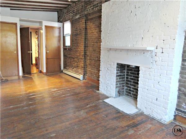 212 Forsyth St - Photo 2 of 7