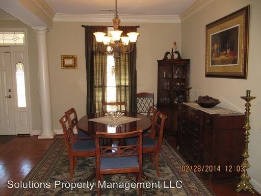 126 Harbor Point Dr - Photo 3 of 16