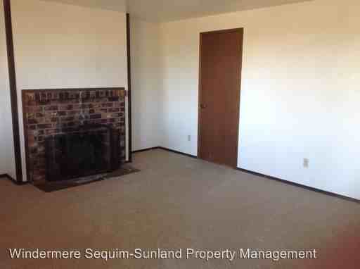 922 W 14th St - Photo 2 of 12