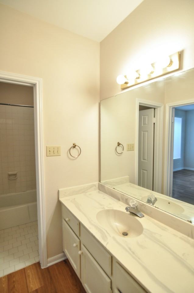 400 Nagle St #103 - Photo 2 of 16