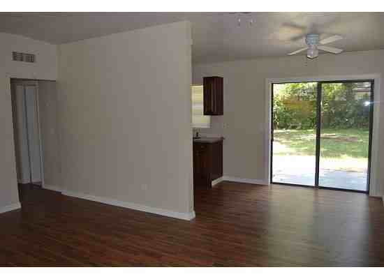310 Kentia Rd - Photo 2 of 4
