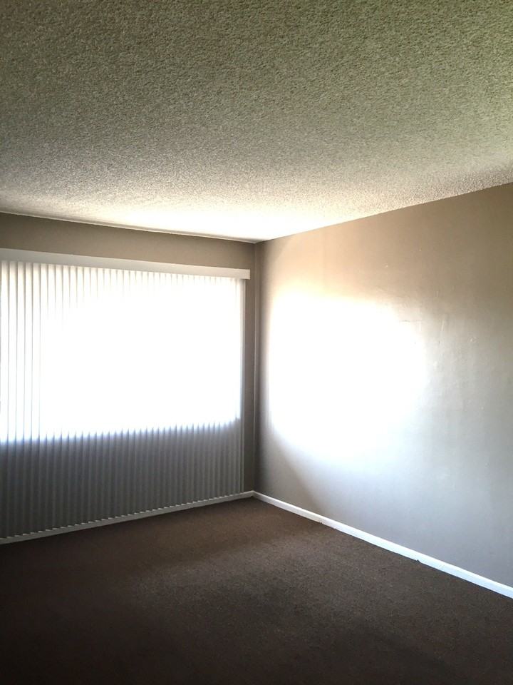 168 W Olive St - Photo 3 of 11