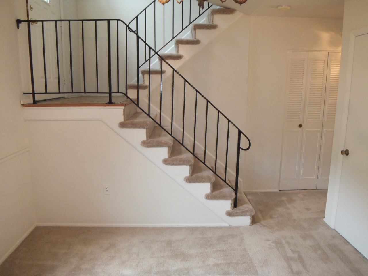 14803 Bryan Ct - Photo 3 of 19