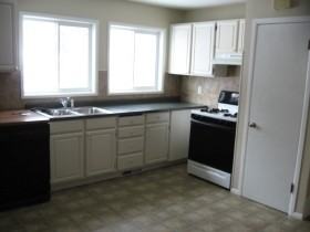 4622 S 375 E - Photo 2 of 14