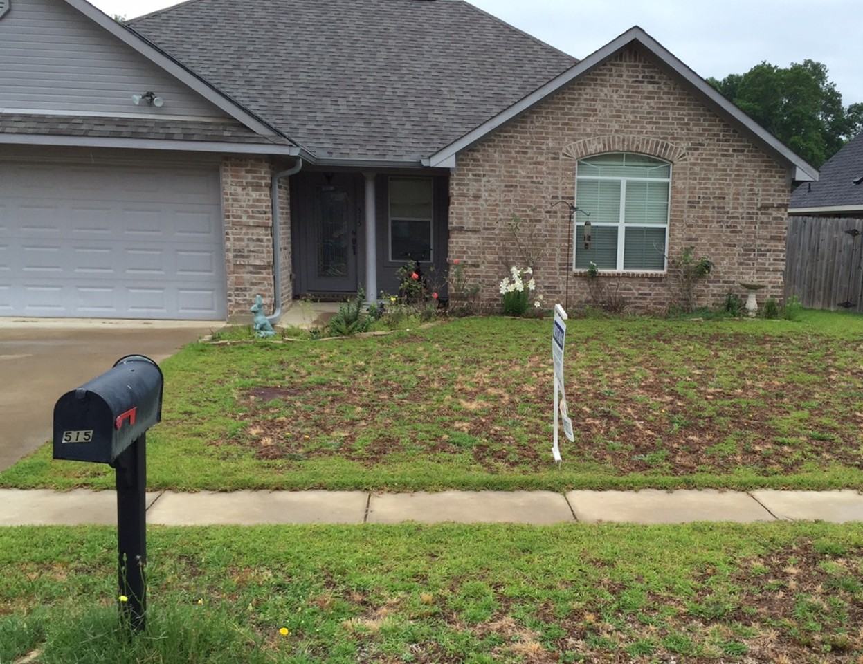 515 Amberwood Dr - Photo 2 of 12