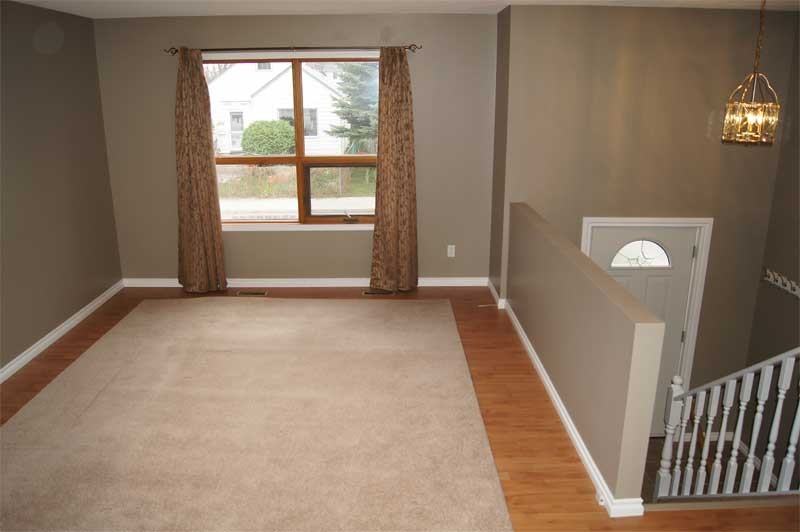 383 Union Avenue West - Photo 3 of 9