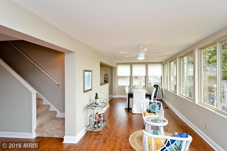 408 Beach Dr - Photo 3 of 20