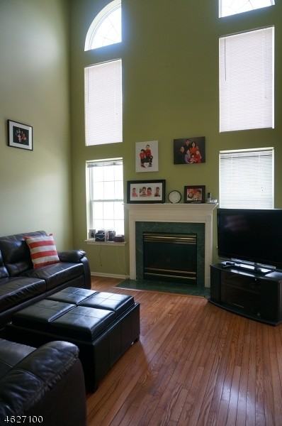 21 Mayflower Dr - Photo 2 of 14