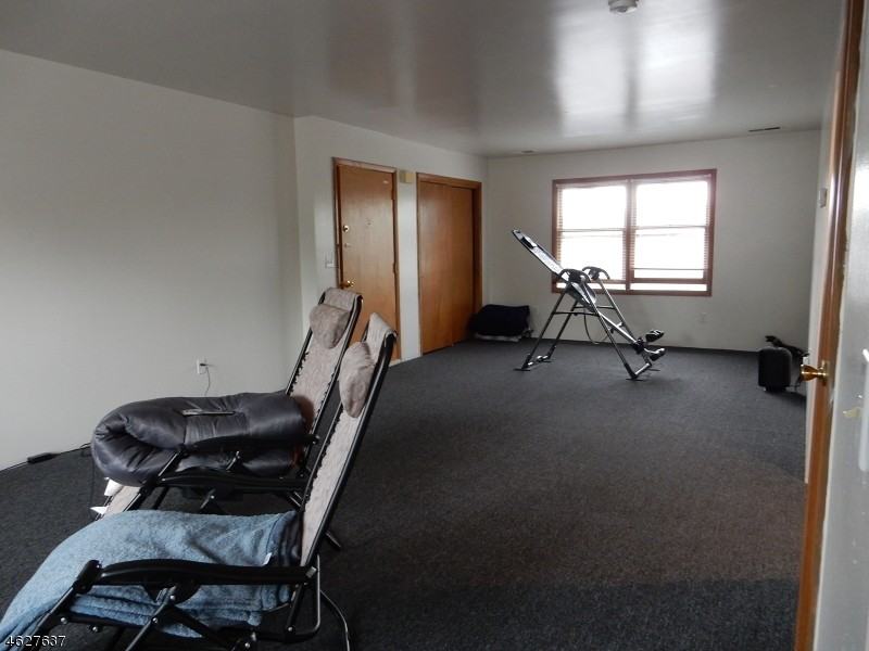 18 Evans Pl - Photo 3 of 8