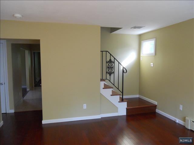 24 6th St - Photo 3 of 7