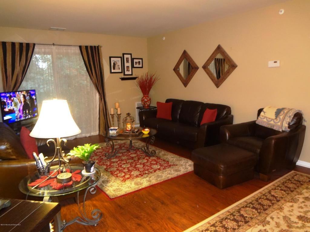 824 Wedgewood Cir - Photo 2 of 9