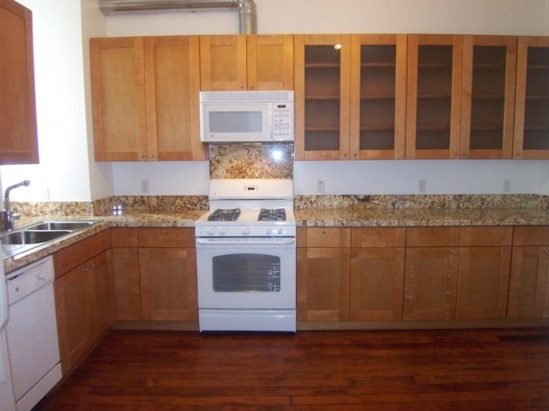 76 S Park Ave - Photo 3 of 17