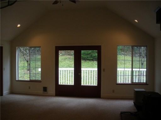 8542 Battle Point Dr NE - Photo 3 of 8