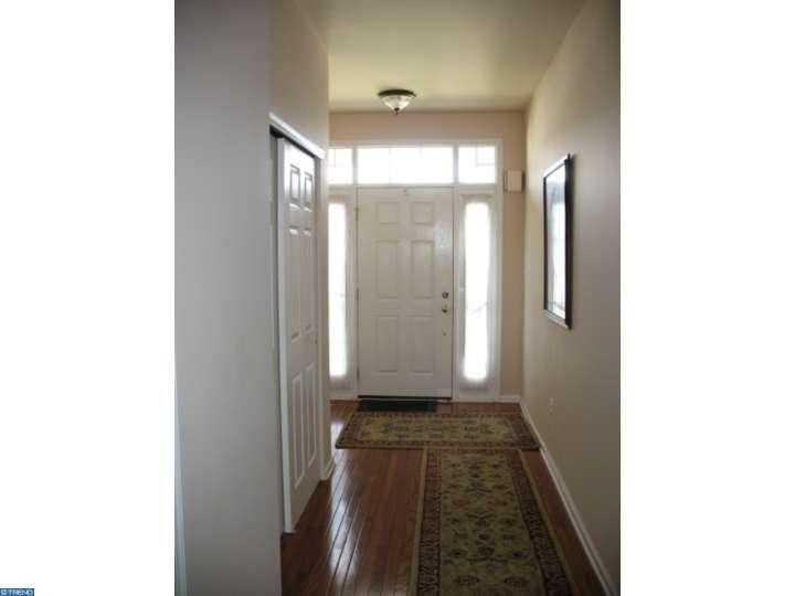 179 E Country Club Dr - Photo 2 of 18