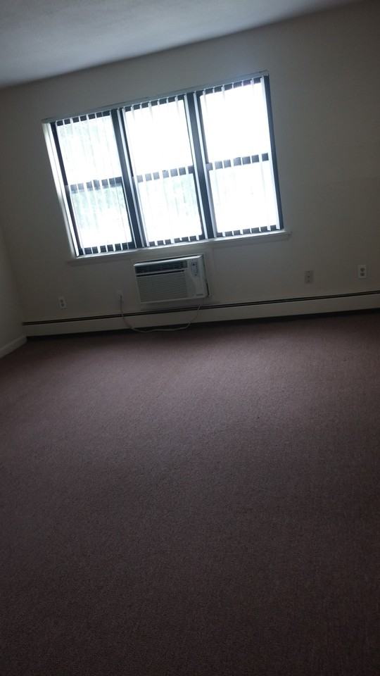 416 Franklin Avenue - Photo 2 of 5