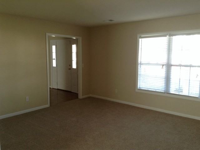 833 Eagle Point Dr - Photo 3 of 21