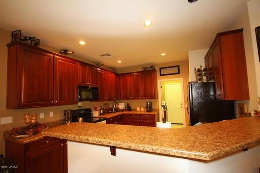 1265 N Aaron Dr - Photo 3 of 20